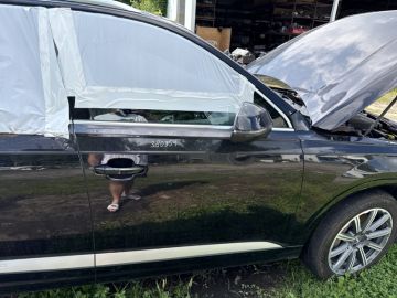 Drzwi przed. praw. AUDI Q7 15-19