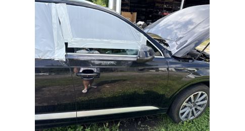 Drzwi przed. praw. AUDI Q7 15-19