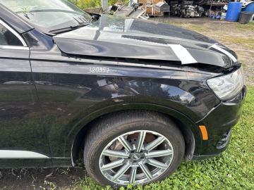 przedni błotnik praw. AUDI Q7 15-19