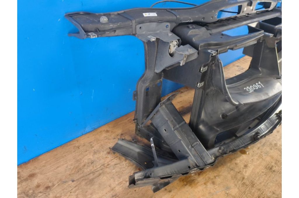 51647058594 | Pas przedni BMW 3 SERIES (E90-E93) 2005–2014 (380961) - Zdjęcie 3