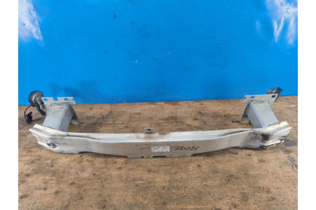 8V0 807 109 | Wzmacniacz przedniego zderzaka AUDI A3 (8V) 12–17 (381026)