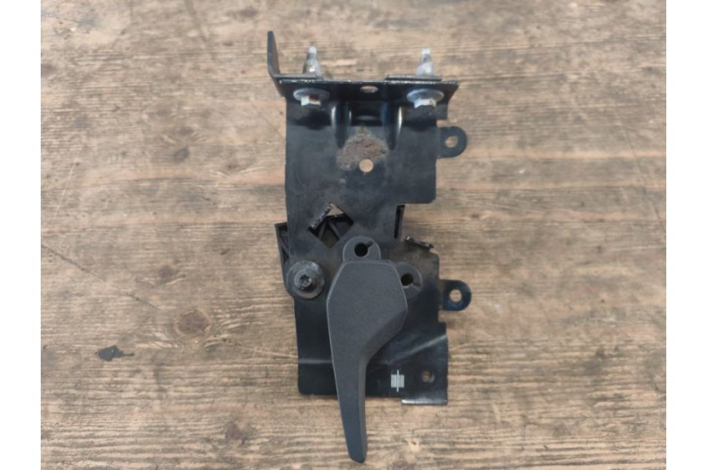 4M0823661C | Klamka otwierania maski AUDI Q7 15-19 (381065)