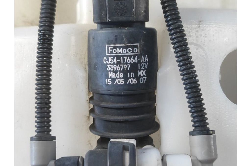 FJ54-17B613-AB | Zbiornik spryskiwacza FORD ESCAPE 12-19 (381266) - Zdjęcie 4
