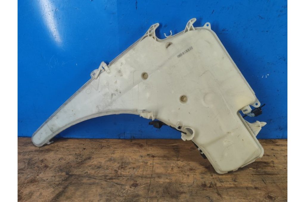 61667238669 | Zbiornik spryskiwacza BMW 3 SERIES (E90-E93) 2005–2014 (381397) - Zdjęcie 2