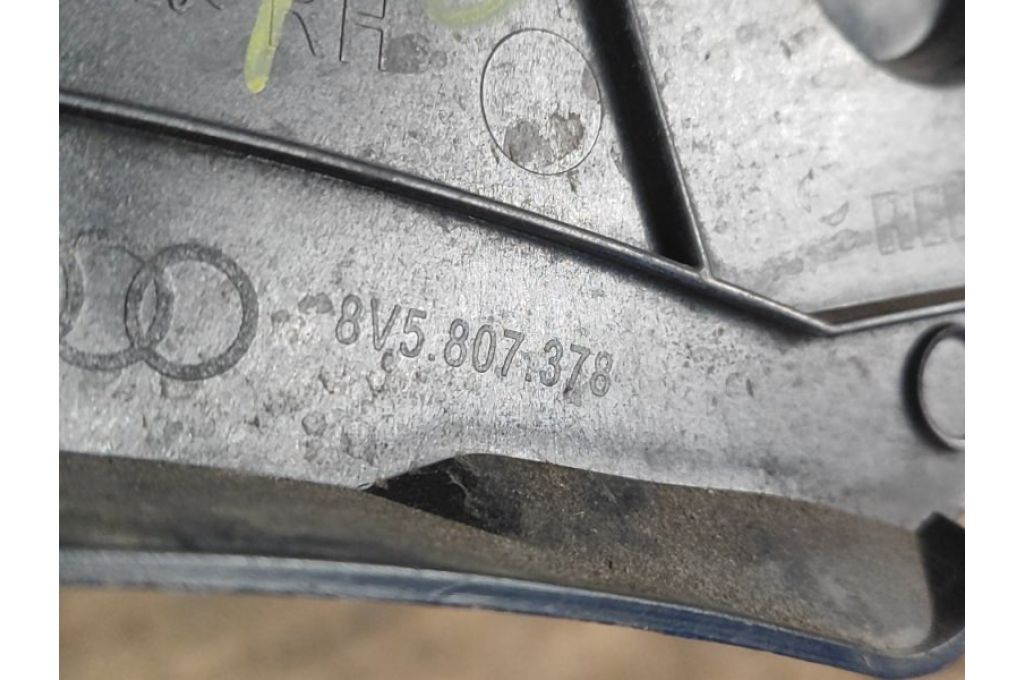 8V5807378 | Wspornik/mocowanie tylnego zderzaka praw. AUDI A3 (8V) 12–17 (381556) - Zdjęcie 4