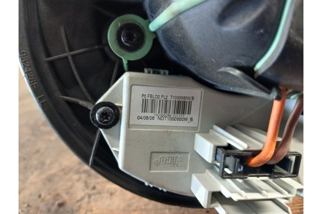 6933663 | silnik nagrzewnicy BMW 3 SERIES (E90-E93) 2005–2014 (381619) - Zdjęcie 4