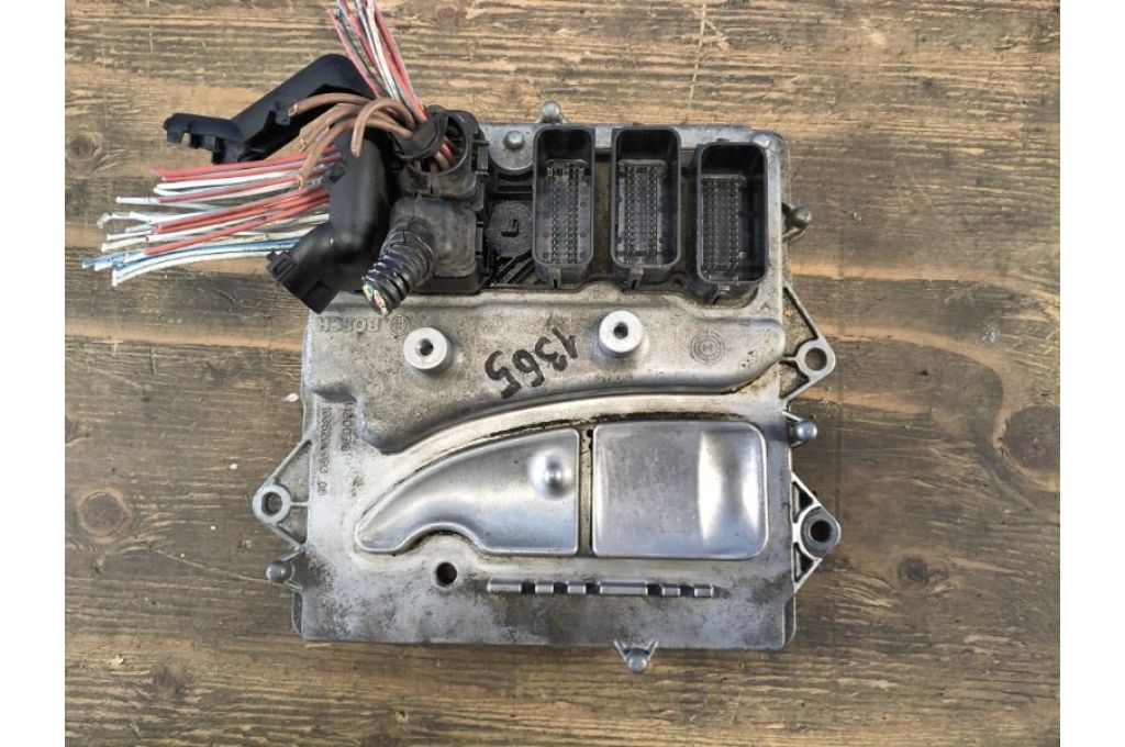 12148639582 | Moduł sterowania silnikiem BMW X5 (F15) 13-18 (382857)