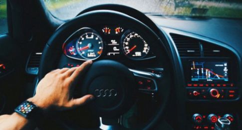 5 „złych nawyków” kierowców, którzy zabijają twój samochód